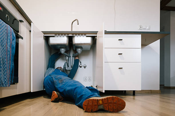 Professional Water Heater Repair technician working in Lindale, GA